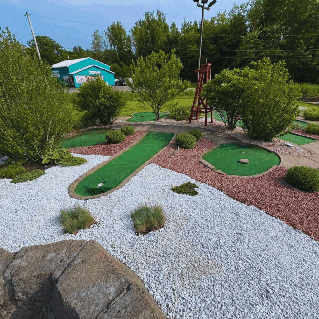 Mini Golf – Lakeview Lanes